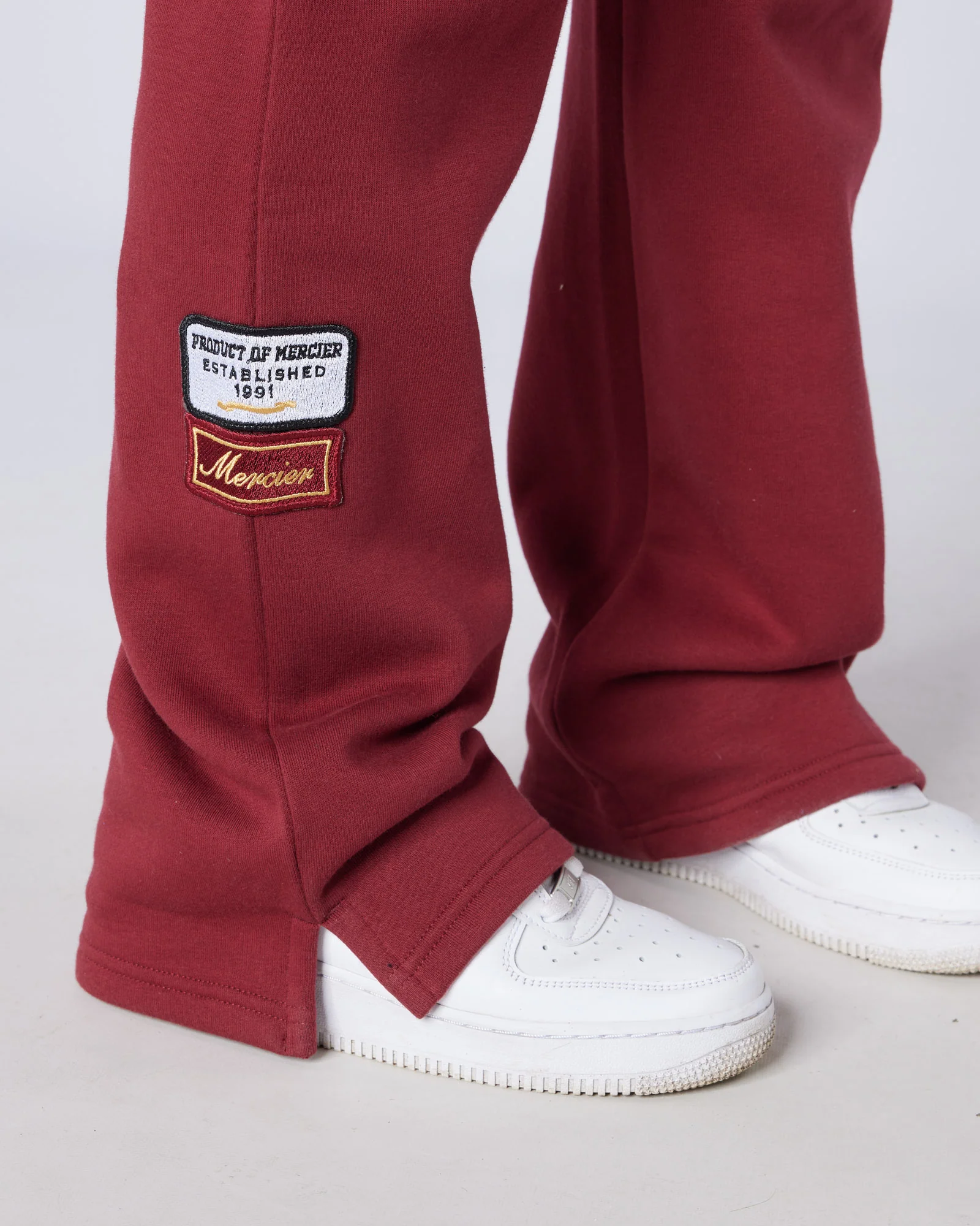 Womens Relaxed OG Badge Jogger Cabernet - Image 5